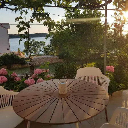 In With Sea View, Terrace, Air Conditioning, Wifi 4552-6 * Supetarska Draga