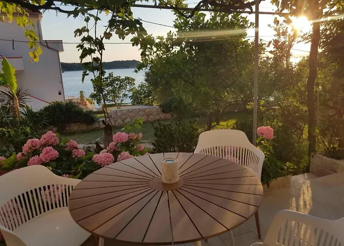 In With Sea View, Terrace, Air Conditioning, Wifi 4552-6 * スペタルスカ・ドラガ