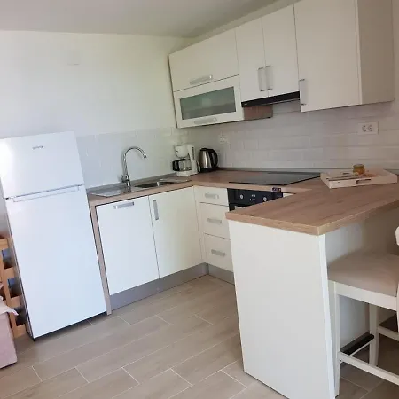 In With Sea View, Terrace, Air Conditioning, Wifi 4552-6 Supetarska Draga