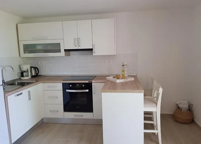 In With Sea View, Terrace, Air Conditioning, Wifi 4552-6 Apartment